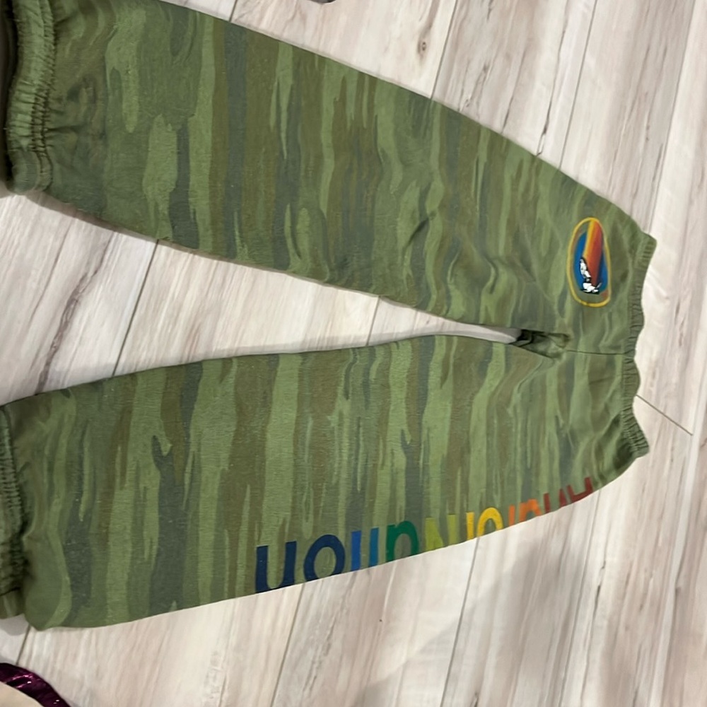 AV sweatpants